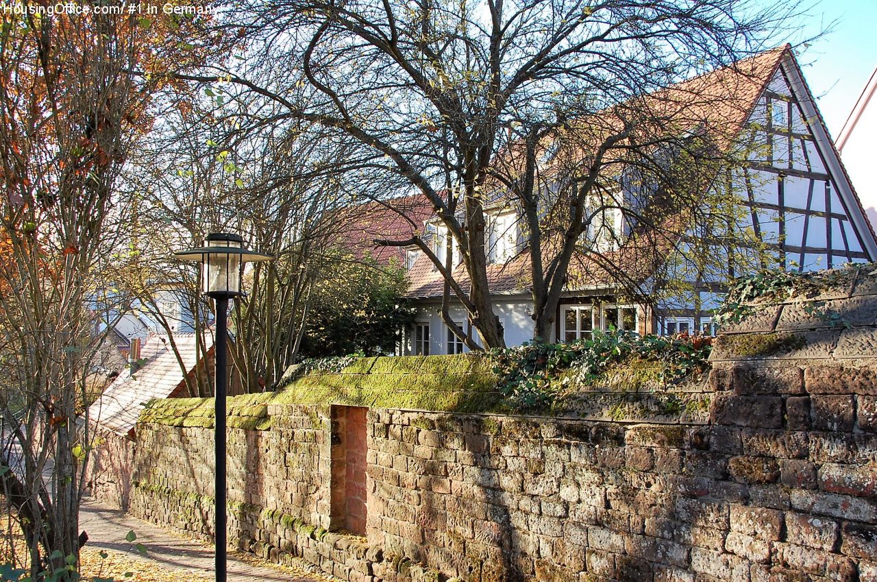 View historical city wall